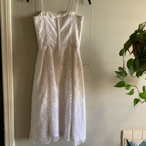 White lace day dress - Picture 4 of 4